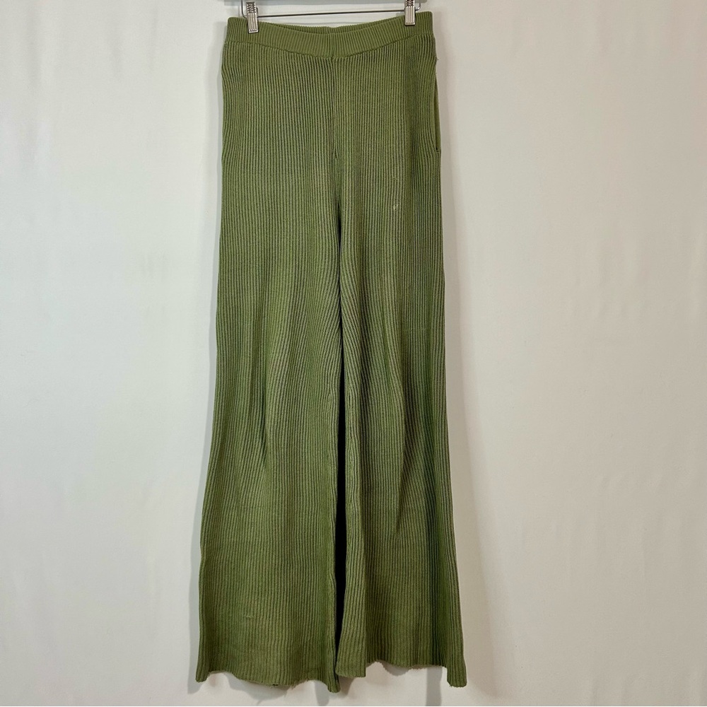 In Loom Women’s Knit Flare Pant Olive Green Size Medium USED